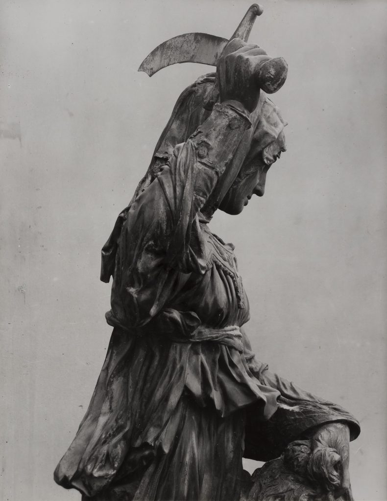 Gino Malenotti, Donatello, Giuditta e Oloferne, part. Firenze, piazza della Signoria, gelatina ai sali d’argento, 1935-1938 ca., Fototeca INSR, n. inv. 21232