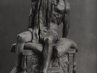 Gino Malenotti, Donatello, Giuditta e Oloferne, part. Firenze, piazza della Signoria, gelatina ai sali d’argento, 1935-1938 ca., Fototeca INSR, n. inv. 21247 Gino Malenotti, Donatello, Giuditta e Oloferne, part. Firenze, piazza della Signoria, gelatina ai sali d’argento, 1935-1938 ca., Fototeca INSR, n. inv. 21247
